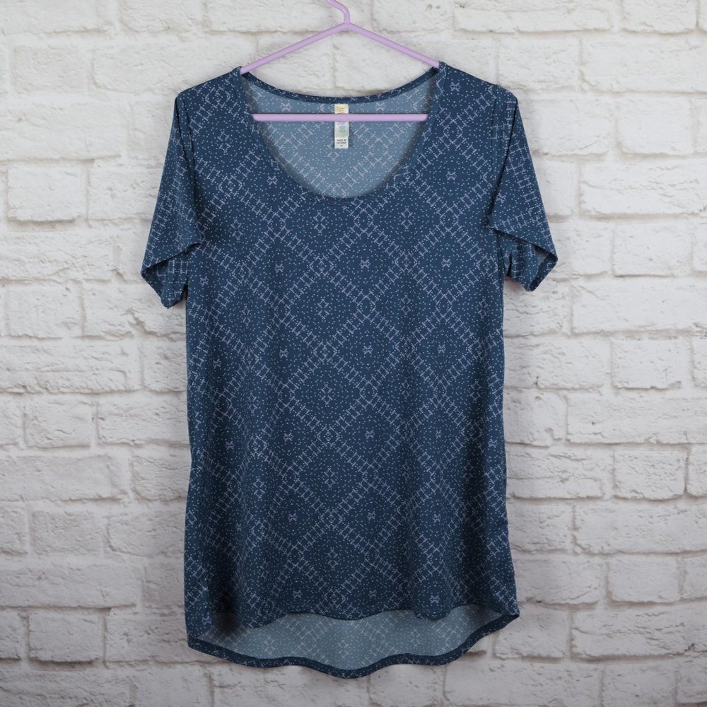 💰3/$25  LuLaRoe Printed Comfortable Short Sleeve Top M